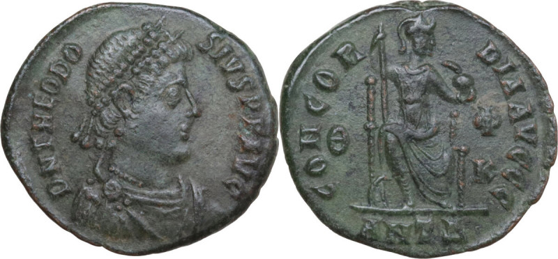 Theodosius I (379-395). AE 18.5 mm. Antioch mint. Struck 378-383 AD. Obv. DN THE...