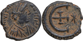 Justinian I (527-565). AE Pentanummium, Theupolis (Antioch mint). Obv. Diademed, draped and cuirassed bust right. Rev. Large E with cross at centre (m...