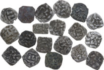 Medieval Italy. Lot of nineteen (19) unclassified small AR/BI coins, mainly attributed to Lucca and Pisa. AR and BI. About VF.