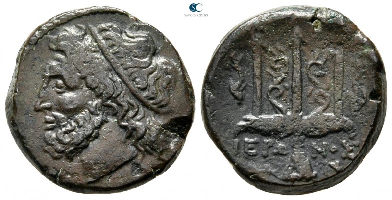 Sicily. Syracuse. Hieron II 275-215 BC. 
Bronze Æ

20 mm., 6,71 g.



ver...