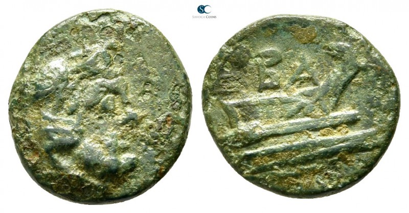 Kings of Macedon. Uncertain mint. Philip V 221-179 BC. 
Bronze Æ

12 mm., 1,2...