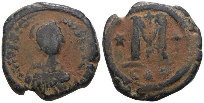 Justinian I. (527-565 AD) Æ Follis. Constantinople. Obv: D N IVSTINIANVS PP AVI....