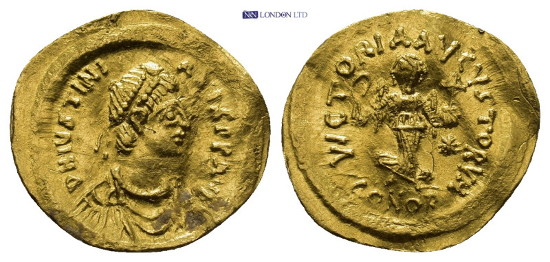 JUSTIN II (565-578). Gold Tremissis. Constantinople. (1.51 Gr. 17mm.)
 Diademed,...