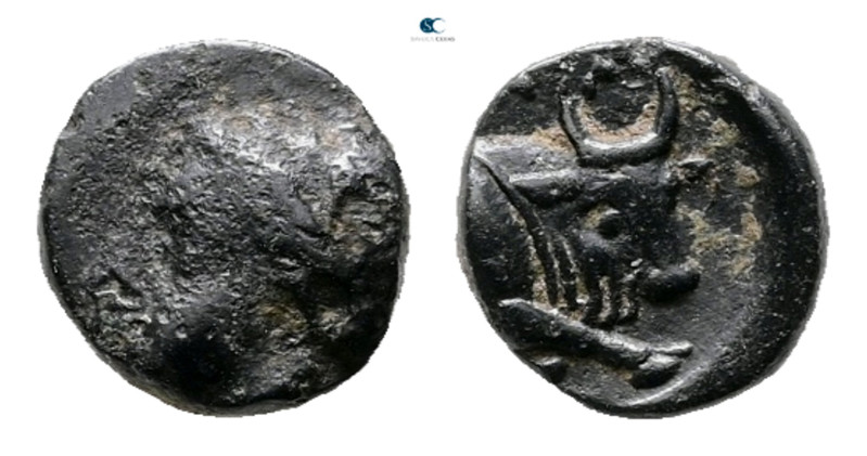 Ionia. Magnesia ad Maeander circa 400-350 BC. 
Bronze Æ

9 mm, 0,71 g



...