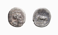 LUCANIA - THURIUM (prima del 400 a.C.) DIOBOLO gr. 1,04 - D/Testa elmata di Athena a d. R/Toro cozzante a d. con sopra scritta e sotto un tonno a d. -...
