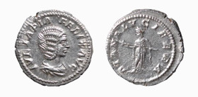 GIULIA DOMNA - Moglie di Settimio Severo (†217) DENARIO - D/Busto drappeggiato a d. IVLIA PIA FELIX AVG R/Diana in piedi a s. tiene una lunga torcia c...