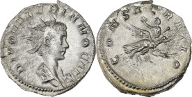 EMPIRE ROMAIN - ROMAN
Valérien II (256-258). Antoninien de consécration ND (258-259), Trèves.
RIC.9 ; Billon - 3,85 g - 22 mm - 12 h
De flan large, en...