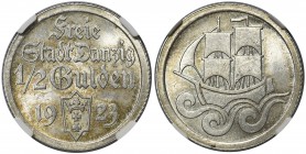Wolne Miasto Gdańsk - 1/2 guldena 1923 - NGC MS63

Znakomity egzemplarz, który według nas został surowo oceniony przez NGC. Piękne głębokie lustro. ...