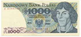 1.000 złotych 1975 -Z- rzadka seria

Bardzo rzadko spotykana w pięknych stanach ostatnia seria jednoliterowa. 
Prawdopodobna pozostałość po ugięciu...