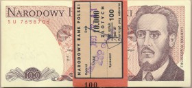 Paczka bankowa 100 złotych 1988 -SU- 100 sztuk

Oryginalna, pełna paczka z banderolą. Wszystkie banknoty w emisyjnych stanach zachowania. 

POLAND...