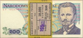 Paczka bankowa 200 złotych 1988 -EF- 100 sztuk

Oryginalna, pełna paczka z banderolą. Wszystkie banknoty w emisyjnych stanach zachowania. 

POLAND...