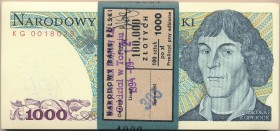 Paczka bankowa 1.000 złotych 1982 -KG- 100 sztuk

Oryginalna, pełna paczka z banderolą. Wszystkie banknoty w emisyjnych stanach zachowania.

POLAN...