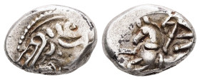 Celtic. Gaul Central, Aedui. AR, Quinarius. 1.95 g. - 12.56 mm. Circa 1st Century BC. "Kaletedou" Type.
Obv.: Celticized helmeted head of Roma left.
R...