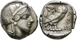Attika. Athen 

Tetradrachme ca. 430-420 v. Chr. Kopf der Athena nach rechts / Eule steht nach rechts, links im Feld Olivenzweig und Mondsichel, rec...