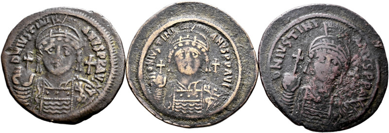 Justinianus I. 527-565 

Lot (3 Stücke): Cu-Follis Jahr XIIII (540/41) -Consta...