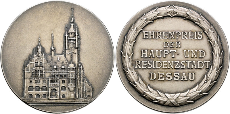 Dessau, Stadt. 

Mattierte, silberne Prämienmedaille o.J. (ca. 1900) von Lauer...