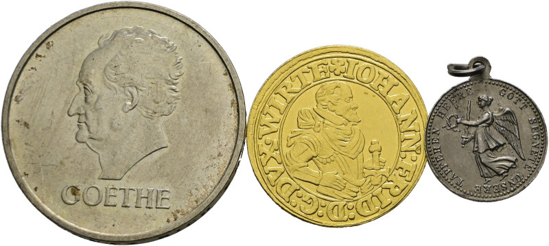 3 Stücke: WÜRTTEMBERG, Goldgulden 1621 von Johann Friedrich als Nachprägung von ...