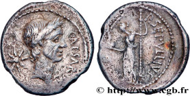 JULIUS CAESAR
Type : Denier  
Date : janvier - février 
Mint name / Town : Rome 
Metal : silver 
Millesimal fineness : 950  ‰
Diameter : 19  mm
Orient...