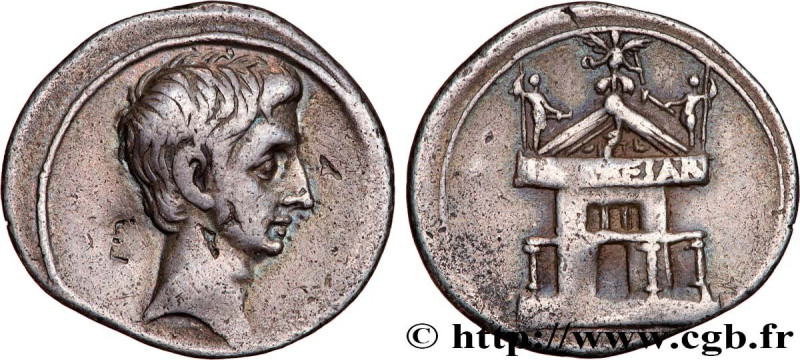 OCTAVIAN
Type : Denier 
Date : 29-27 AC. 
Mint name / Town : Rome 
Metal : silve...