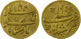 BENGAL PRESIDENCY: AV 1/4 mohur (3.07g), "Murshidabad", AH 1204 year 19 (frozen), Stv-4.7. Prid-64, struck at Calcutta 1793-1818; edge grained right, ...