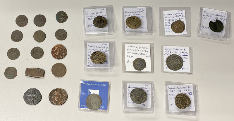 SAMANID: LOT of 24 copper coins, including 9 pcs of the common al-Mansur type of...