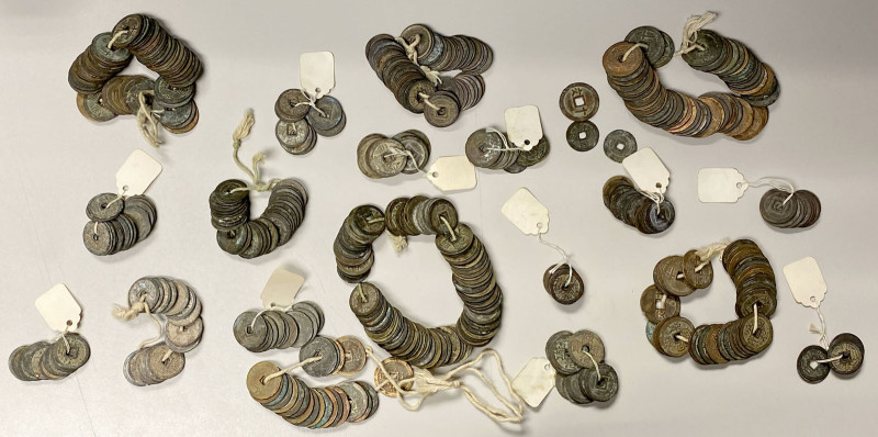 VIETNAM: Nguyen Dynasty, LOT of 485 cash coins, including 107 pieces of Gia Long...