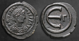 Justinian I AD 527-565. Constantinople. Pentanummium Æ