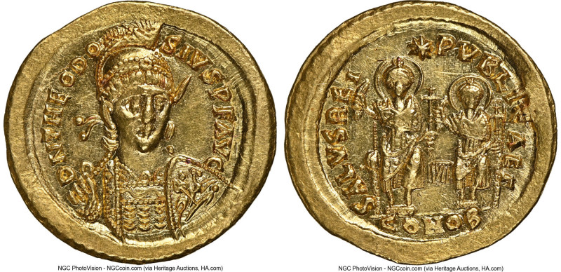 Theodosius II, Eastern Roman Empire (AD 402-450). AV solidus (20mm, 4.48 gm, 6h)...