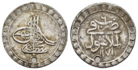 OTTOMAN EMPIRE. Mustafa III (1757-1774). Islambol (Istanbul) and 1171 AH.Onluk.

Condition : Good very fine.

Weight : 4.17 gr
Diameter : 24 mm