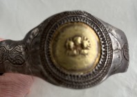 ANCIENT GREEK SILVER and GOLD BRACELET.(1st- 3rd BC).Ar.

Condition : Good very fine.

Weight : 145.50 gr
Diameter : 99 mm