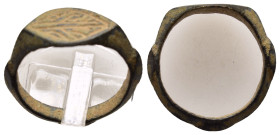 ANCIENT ROMAN BRONZE RING.(3rd–4th centuries).Ae.

Condition : Good very fine.

Weight : 3.05 gr
Diameter : 21 mm