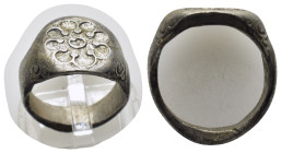ANCIENT GREEK SILVER RING.(3rd–4th centuries BC).Ar.

Condition : Good very fine.

Weight : 12.63 gr
Diameter : mm