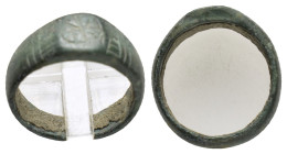 ANCIENT BYZANTINE BRONZE RING.(7rd–8th centuries).Ae.

Condition : Good very fine.

Weight : 4.47 gr
Diameter : 20 mm