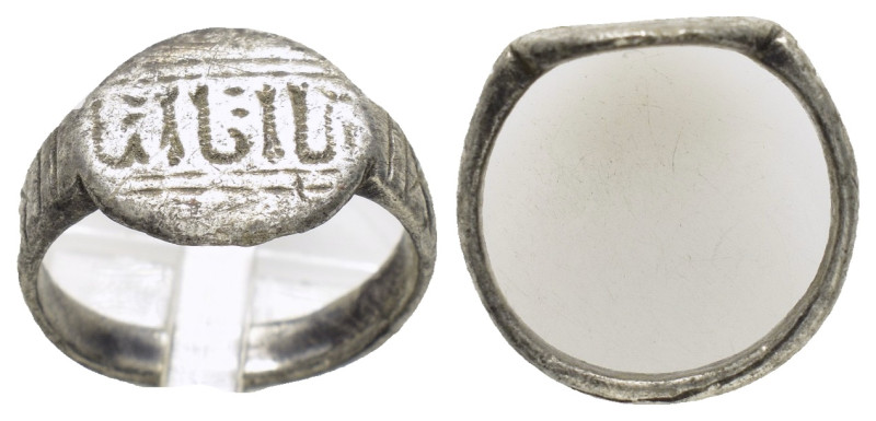 ANCIENT ISLAMIC SILVER RING(4th-15th Century).Ar.

Condition : Good very fine.

...