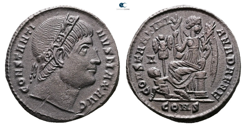 Constantine I the Great AD 306-337. Constantinople
Follis Æ silvered

19 mm, ...