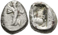 ACHAEMENID EMPIRE. Time of Darios I to Xerxes II (485-420 BC). Sardes.
AR Siglos (14.2mm 4.46g)
Obv: Persian king in kneeling-running stance right, ...