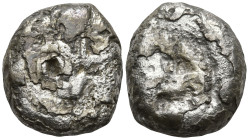 ACHAEMENID EMPIRE. Time of Artaxerxes II to Artaxerxes III (Circa 375-340 BC). Sardes.
AR Siglos (14.2mm 4.86g)
Obv: Persian king in kneeling-runnin...