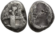 ACHAEMENID EMPIRE. Time of Artaxerxes II to Artaxerxes III (Circa 375-340 BC). Sardes.
AR Siglos (13.6mm 5.56g)
Obv: Persian king in kneeling-runnin...