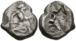 ACHAEMENID EMPIRE. Time of Artaxerxes II to Artaxerxes III (Circa 375-340 BC). Sardes.
AR Siglos (16.8mm 5.37g)
Obv: Persian king in kneeling-runnin...