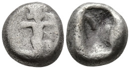 ACHAEMENID EMPIRE. Time of Darios I to Xerxes I (circa 505-480 BC). Sardes
AR 1/3 Siglos (9.5mm 1.59g)
Obv: Persian king or hero in kneeling/running...