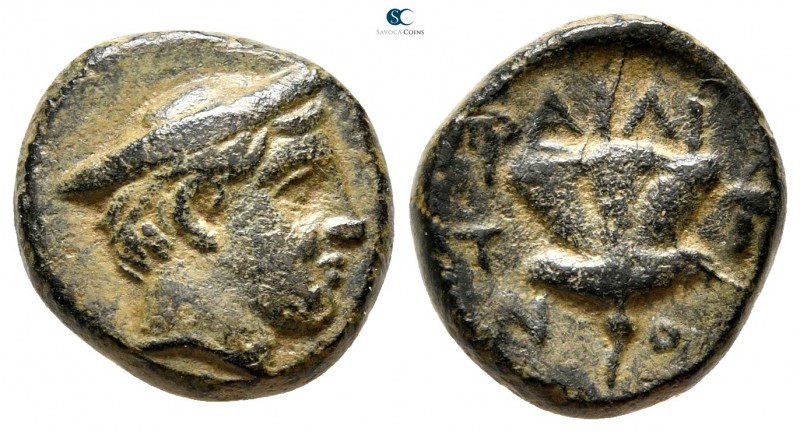 Macedon. Tragilos circa 400 BC. 
Bronze Æ

15 mm., 3,83 g.

Head of farmer ...