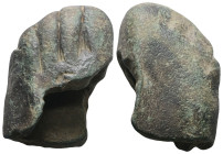 Weight 52,21 gr - Diameter 39 mm. Bronze Roman period Left foot. In the form of sticky fingers.