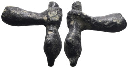Weight 28,53 gr - Diameter 33 mm. Bronze Roman period, fish held with right hand.