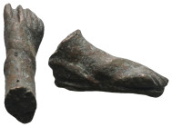Weight 5,33 gr - Diameter 20 mm. Ancient Roman Bronze foot with sandal - military interest.