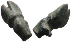 Weight 46,53 gr - Diameter 38 mm.Bronze Roman Cattle left leg. 1-3 centuries AD.