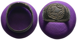 Weight 5,30 gr - Diameter 19 mm. Ancient Bronze Ring.