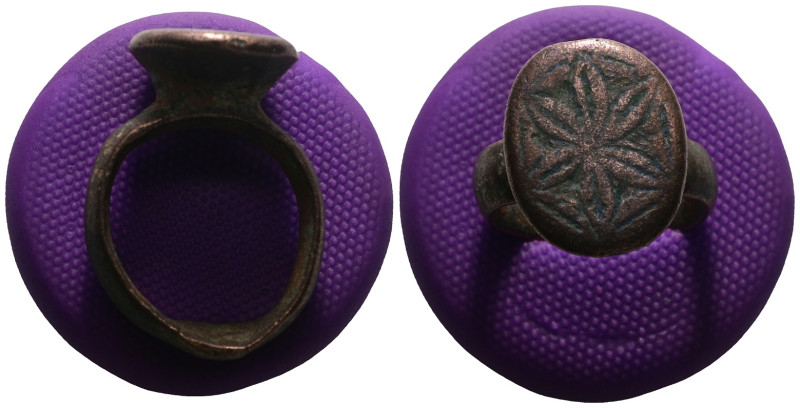 Weight 14,76 gr - Diameter 29 mm. Ancient Bronze Ring.