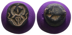 Weight 6,00 gr - Diameter 13 mm. Roman Bronze ring head. 1st- 4th Century CE.