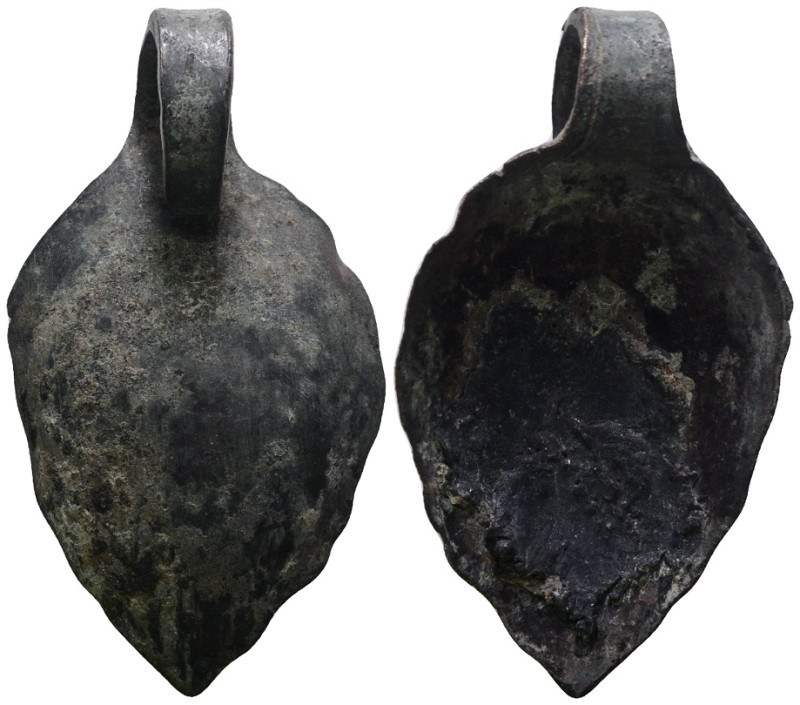 Weight 20,30 gr - Diameter 66 mm. Ancient Bronze Pendant.