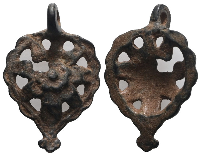 Weight 2,09 gr - Diameter 24 mm. Ancient Bronze Pendant.